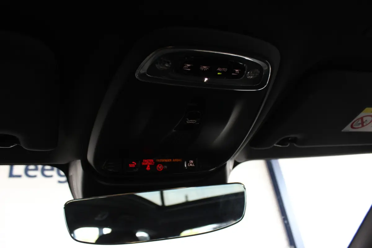 2.0 T4 R-Design Trekhaak | Pano | Camera | Leder | Memory | Stoel/A-Bank/Stuurverw. | LED | Adapt. Cruise | 18" LMV | PDC V+A