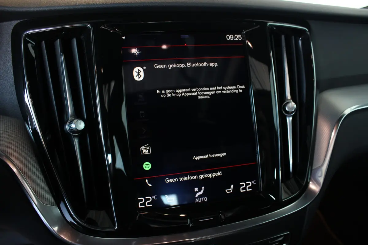 2.0 T4 R-Design Trekhaak | Pano | Camera | Leder | Memory | Stoel/A-Bank/Stuurverw. | LED | Adapt. Cruise | 18" LMV | PDC V+A