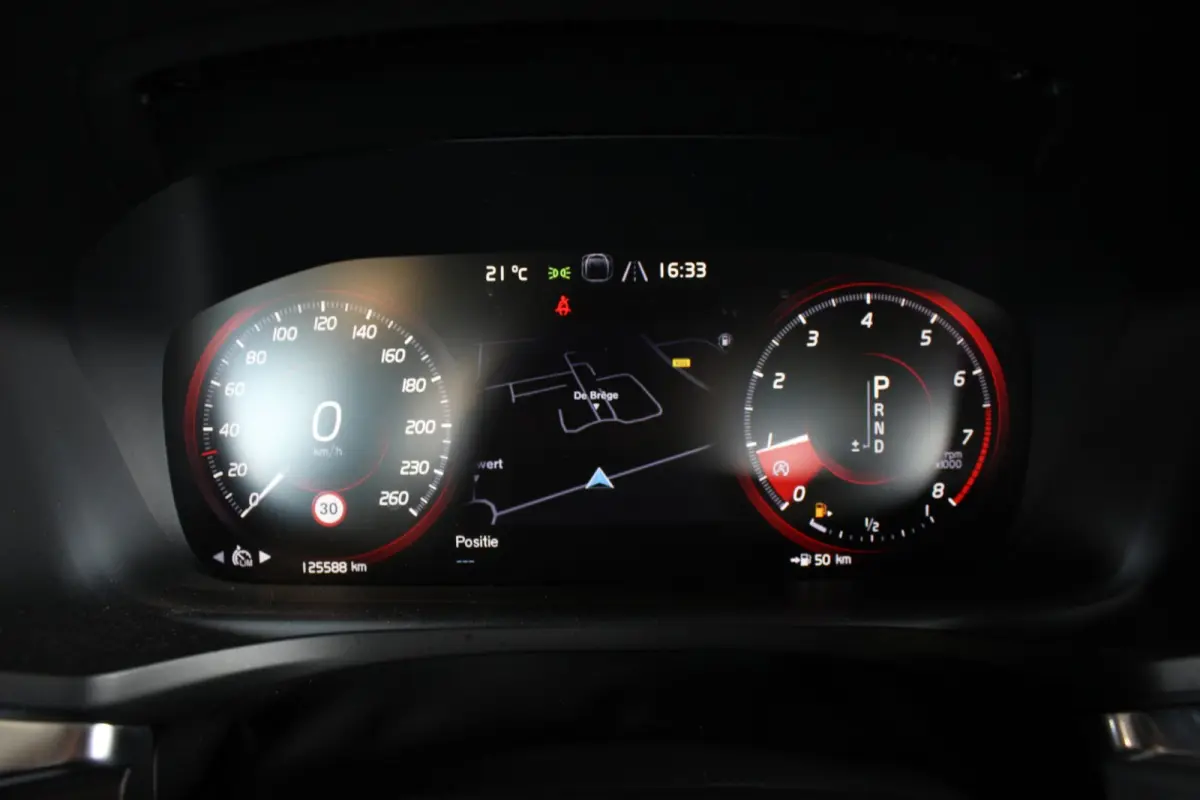 2.0 T4 R-Design Trekhaak | Pano | Camera | Leder | Memory | Stoel/A-Bank/Stuurverw. | LED | Adapt. Cruise | 18" LMV | PDC V+A