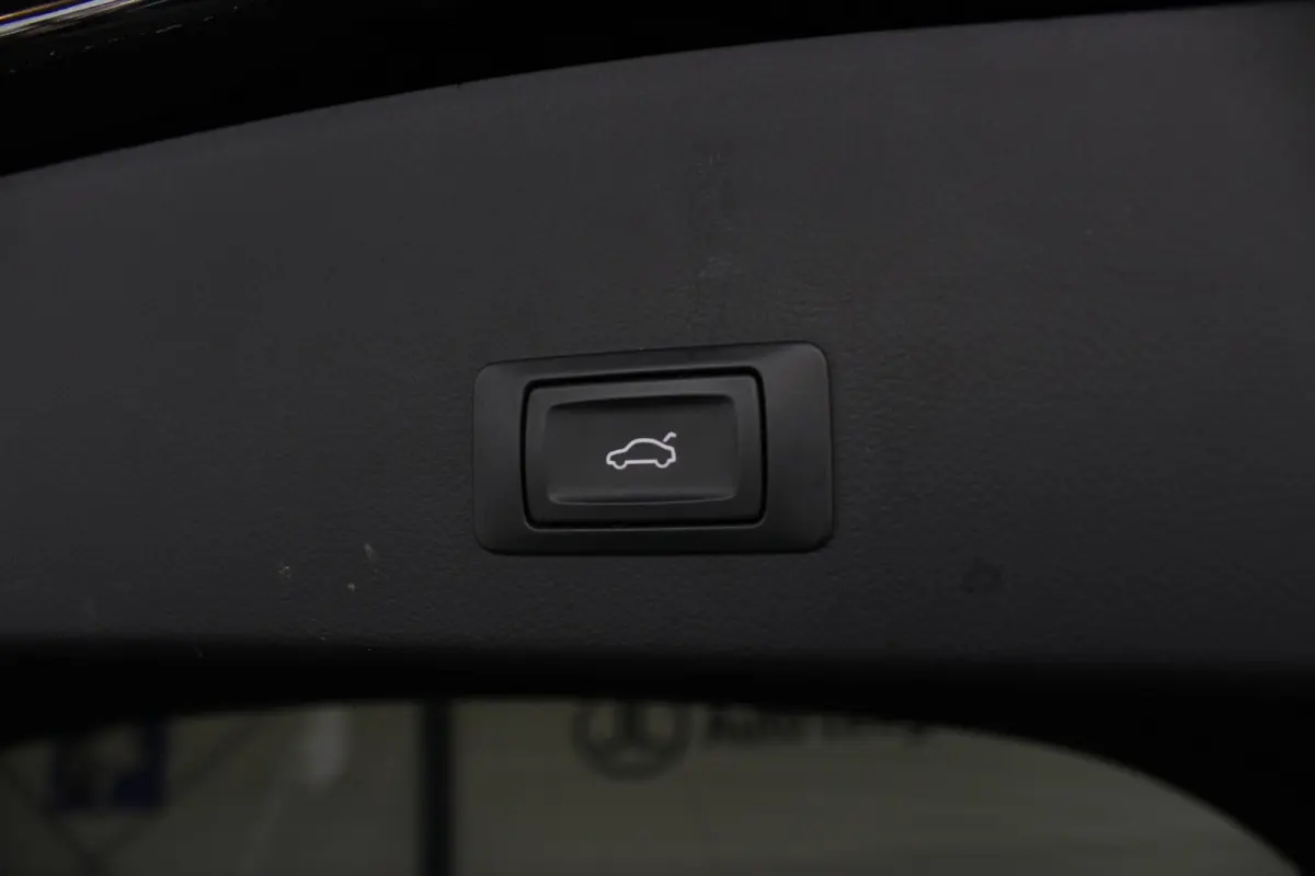 1.8 TFSI S-Line Edition 1e eigenaar | Black Optic | Stoelverw. | Elektr. Achterklep | Privacy glass | 18" LMV | PDC V+A