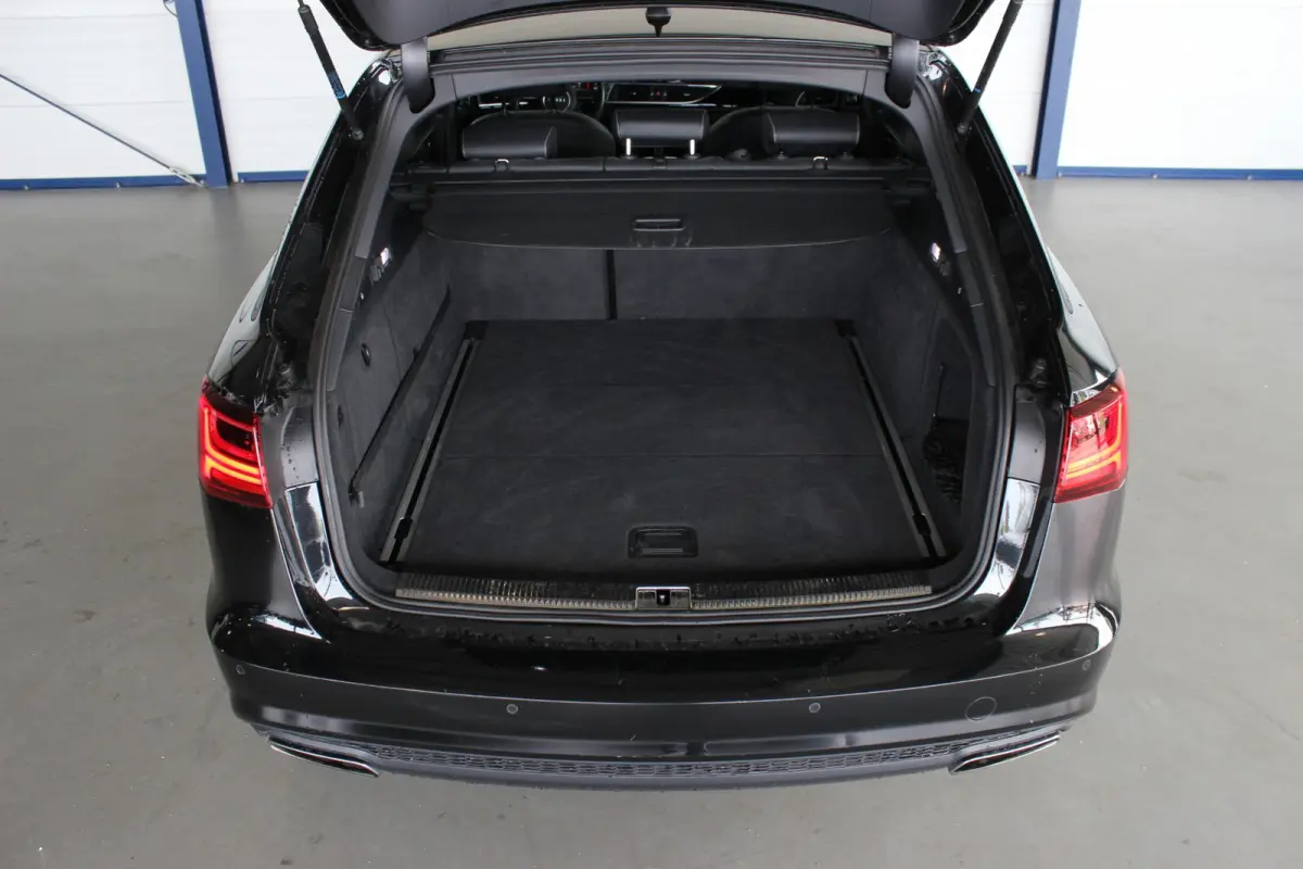 1.8 TFSI S-Line Edition 1e eigenaar | Black Optic | Stoelverw. | Elektr. Achterklep | Privacy glass | 18" LMV | PDC V+A