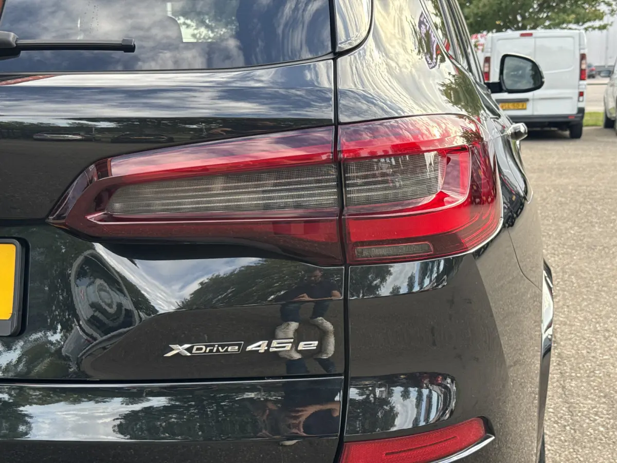 xDrive45e High Executive | M-Sport | 4 Wielbest. | Stoelvent. | Pano | Skylounge | Softclose | Trekhaak | ACC | HUD