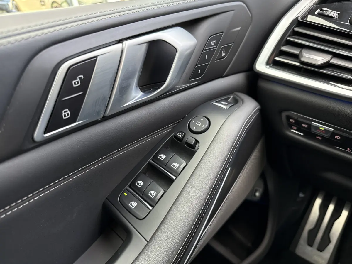 xDrive45e High Executive | M-Sport | 4 Wielbest. | Stoelvent. | Pano | Skylounge | Softclose | Trekhaak | ACC | HUD