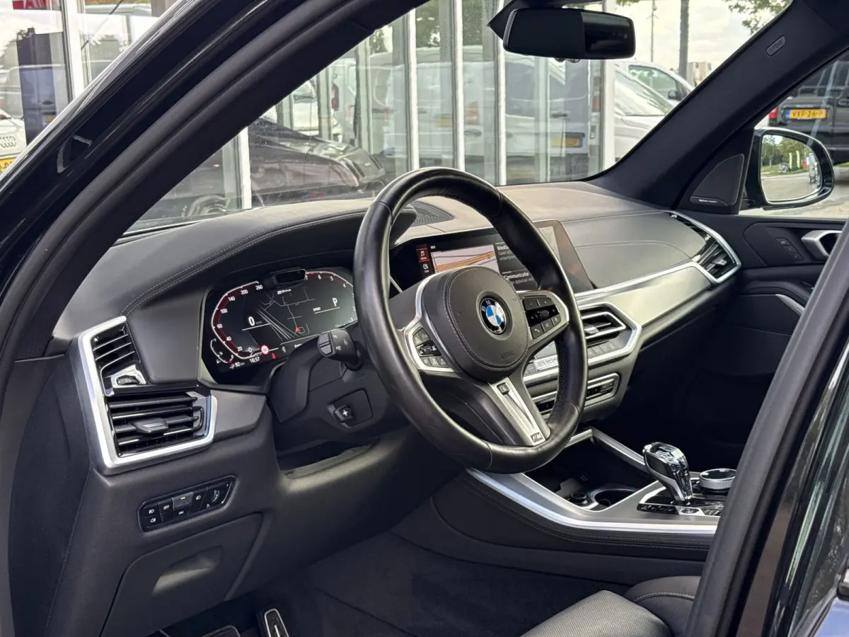 xDrive45e High Executive | M-Sport | 4 Wielbest. | Stoelvent. | Pano | Skylounge | Softclose | Trekhaak | ACC | HUD
