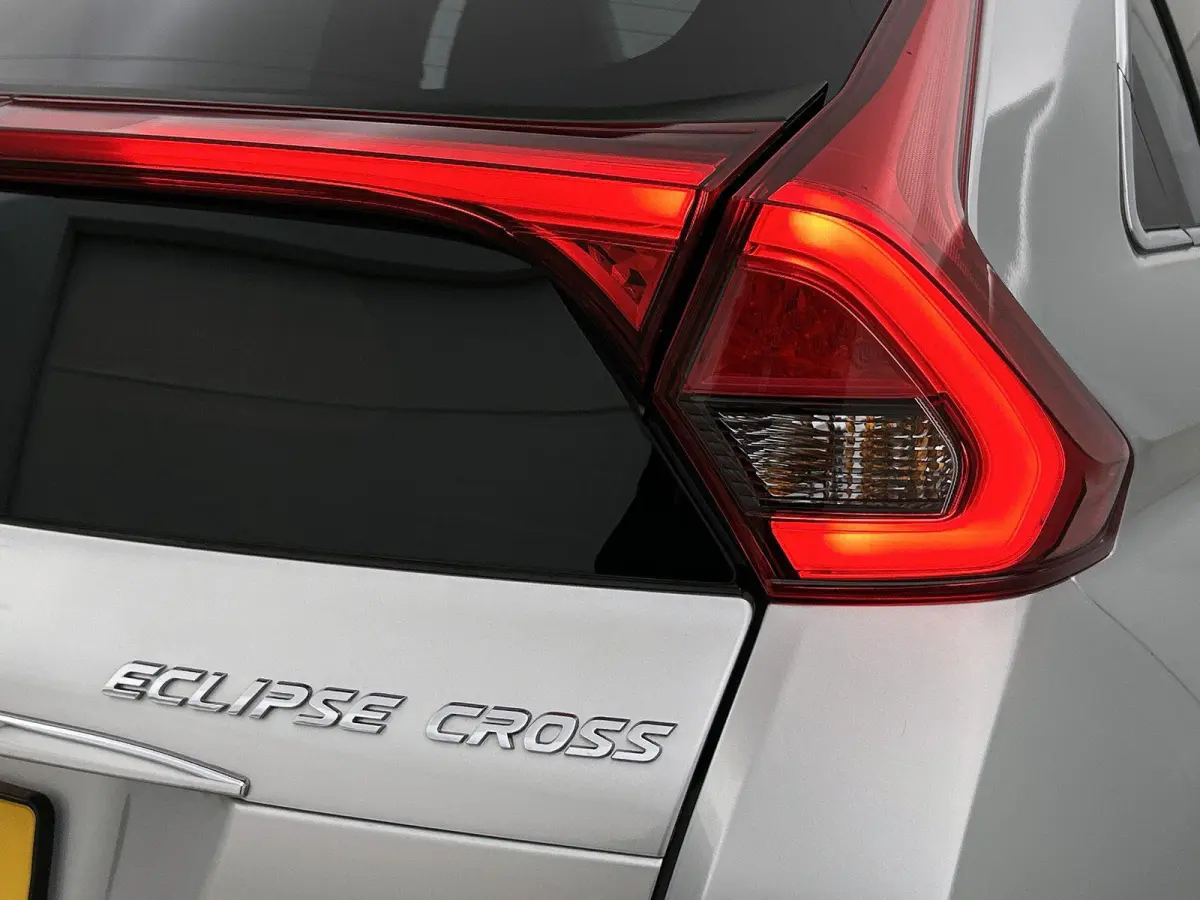 1.5 DI-T First Edition | 360 Camera | Climate Control | Stoelverwarming | Cruise Control Adaptief | HUD | Volledig Onderhouden |