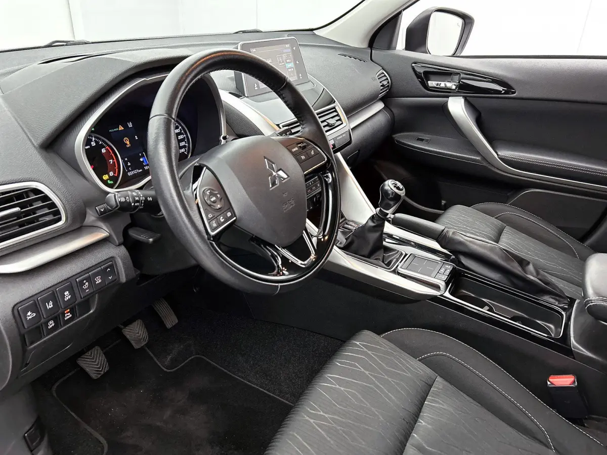 1.5 DI-T First Edition | 360 Camera | Climate Control | Stoelverwarming | Cruise Control Adaptief | HUD | Volledig Onderhouden |