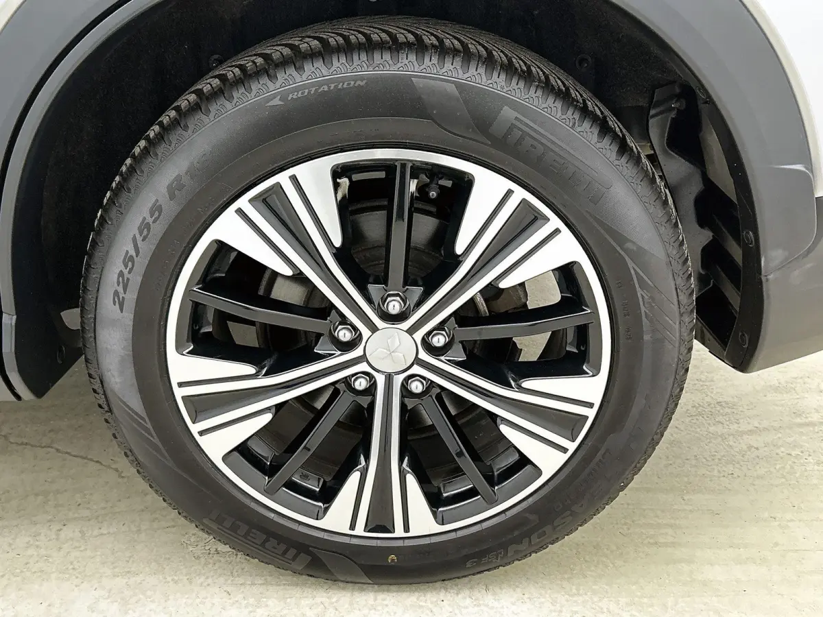 1.5 DI-T First Edition | 360 Camera | Climate Control | Stoelverwarming | Cruise Control Adaptief | HUD | Volledig Onderhouden |
