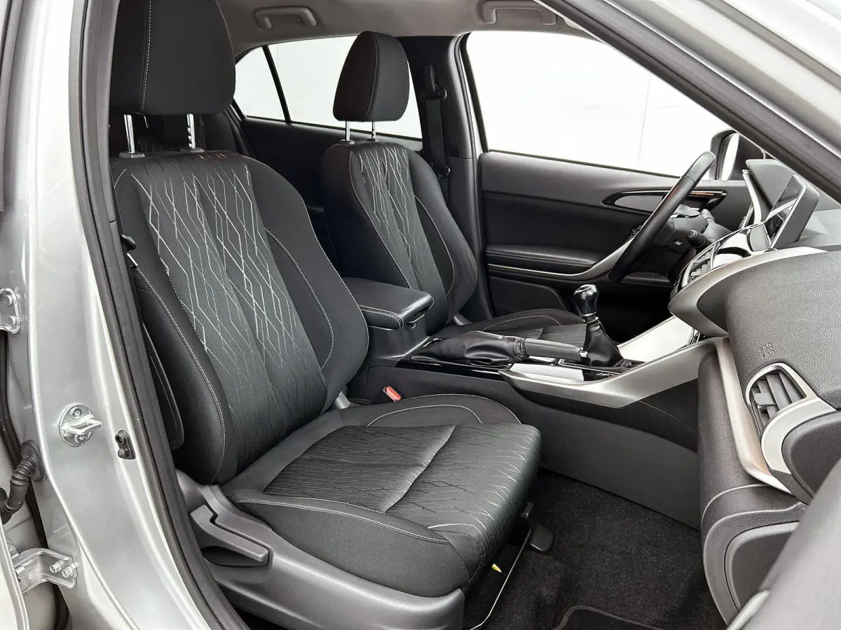 1.5 DI-T First Edition | 360 Camera | Climate Control | Stoelverwarming | Cruise Control Adaptief | HUD | Volledig Onderhouden |