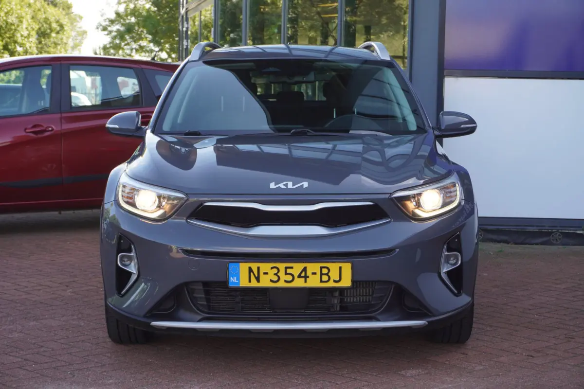 1.0 T-GDi MHEV DynamicPlusLine+Led+Ecc+Navigatie+Camera+cruise+Privacy-Glass = TOP ONDERHOUDEN !!