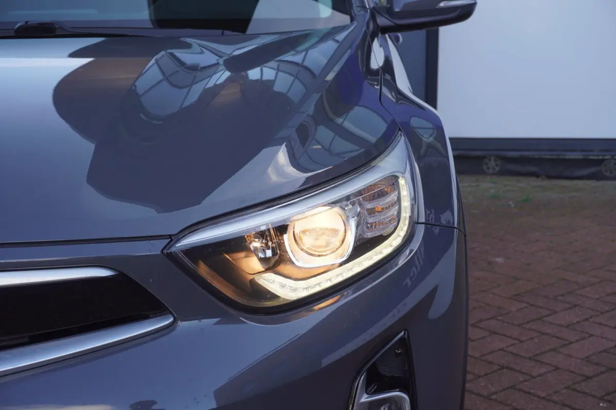 1.0 T-GDi MHEV DynamicPlusLine+Led+Ecc+Navigatie+Camera+cruise+Privacy-Glass = TOP ONDERHOUDEN !!