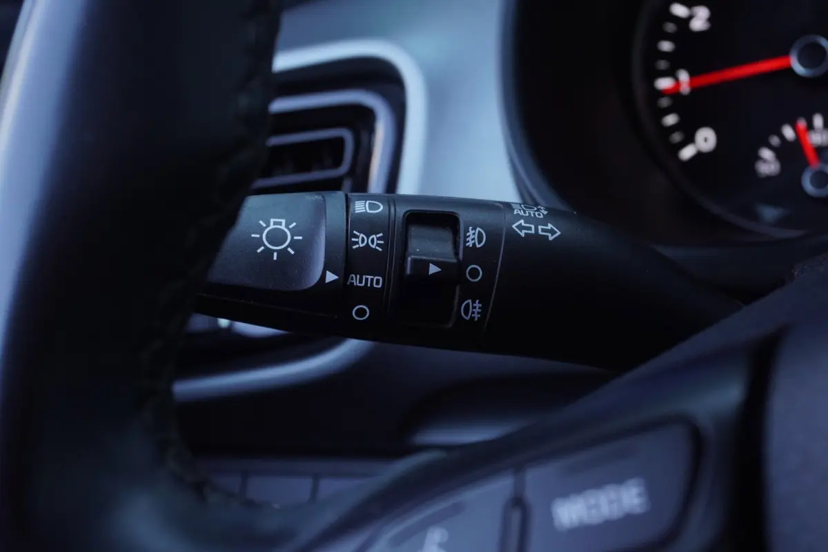 1.0 T-GDi MHEV DynamicPlusLine+Led+Ecc+Navigatie+Camera+cruise+Privacy-Glass = TOP ONDERHOUDEN !!