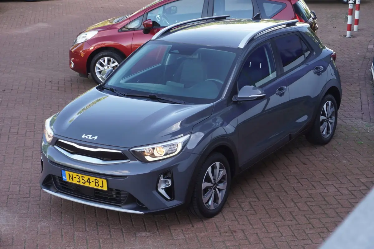 1.0 T-GDi MHEV DynamicPlusLine+Led+Ecc+Navigatie+Camera+cruise+Privacy-Glass = TOP ONDERHOUDEN !!