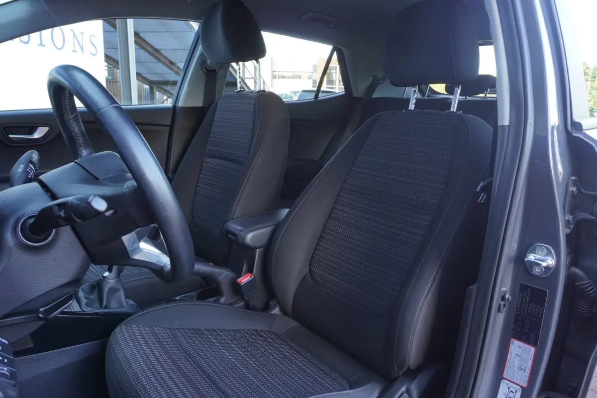 1.0 T-GDi MHEV DynamicPlusLine+Led+Ecc+Navigatie+Camera+cruise+Privacy-Glass = TOP ONDERHOUDEN !!