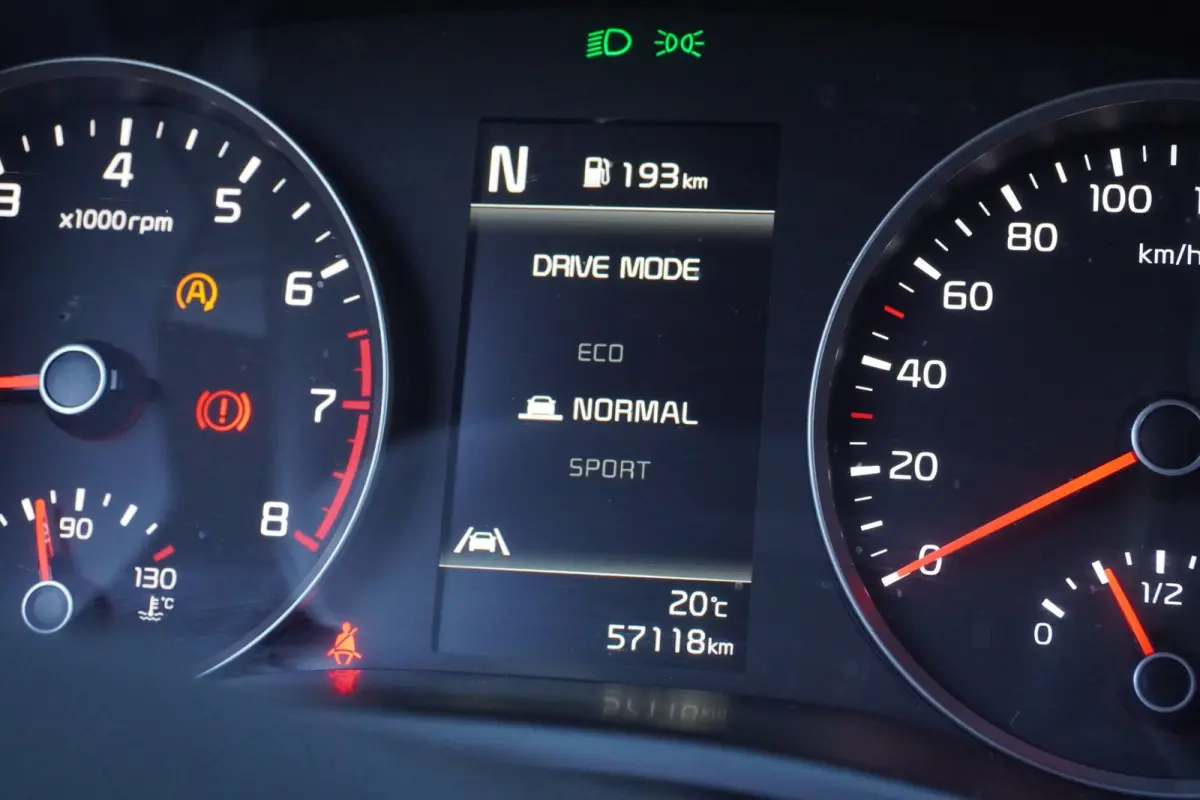 1.0 T-GDi MHEV DynamicPlusLine+Led+Ecc+Navigatie+Camera+cruise+Privacy-Glass = TOP ONDERHOUDEN !!