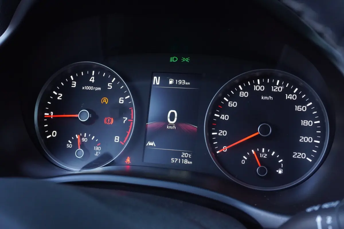 1.0 T-GDi MHEV DynamicPlusLine+Led+Ecc+Navigatie+Camera+cruise+Privacy-Glass = TOP ONDERHOUDEN !!