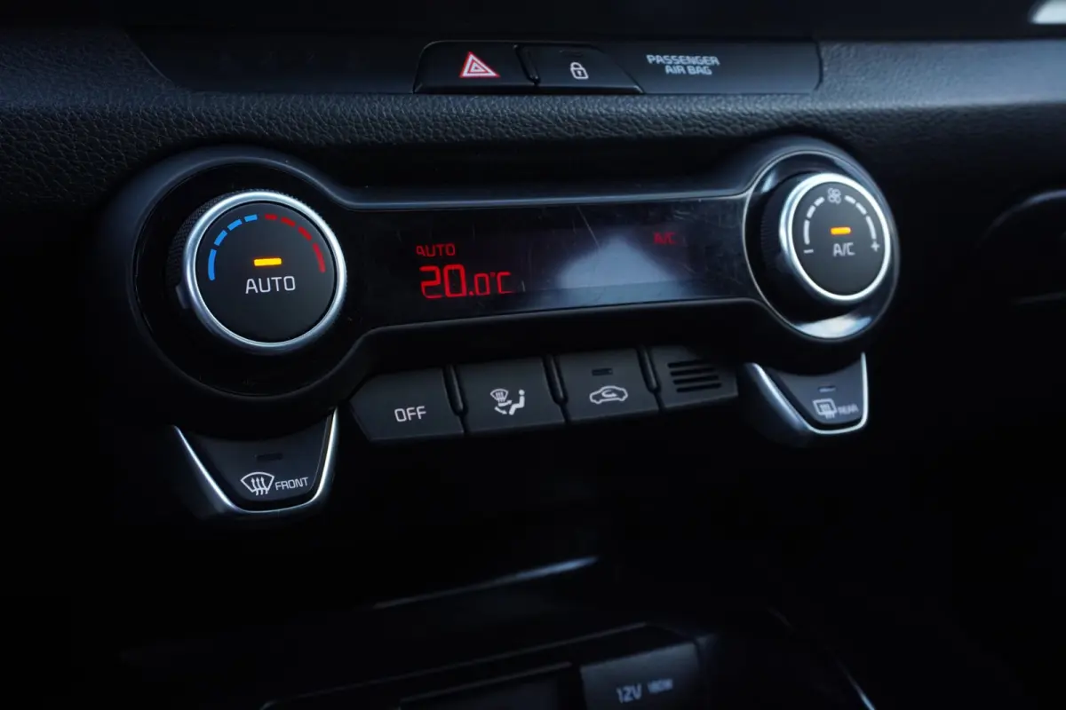 1.0 T-GDi MHEV DynamicPlusLine+Led+Ecc+Navigatie+Camera+cruise+Privacy-Glass = TOP ONDERHOUDEN !!