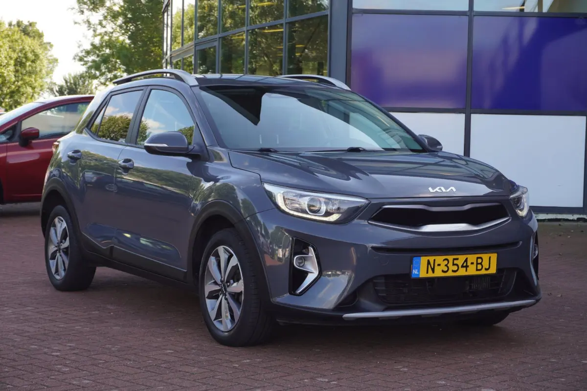 1.0 T-GDi MHEV DynamicPlusLine+Led+Ecc+Navigatie+Camera+cruise+Privacy-Glass = TOP ONDERHOUDEN !!