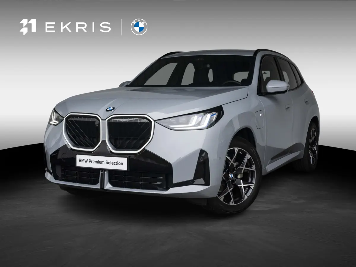 30e xDrive | M Sportpakket | Comfort Access | 19 inch | Driving Assistant Plus | Harman Kardon | Adaptieve LED Koplampen | Trekhaak