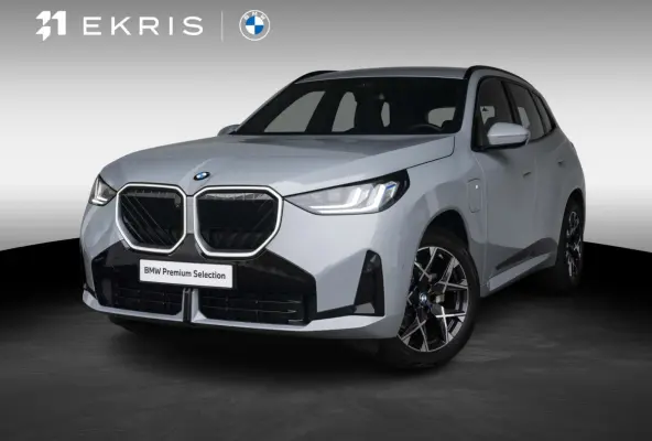30e xDrive | M Sportpakket | Comfort Access | 19 inch | Driving Assistant Plus | Harman Kardon | Adaptieve LED Koplampen | Trekhaak