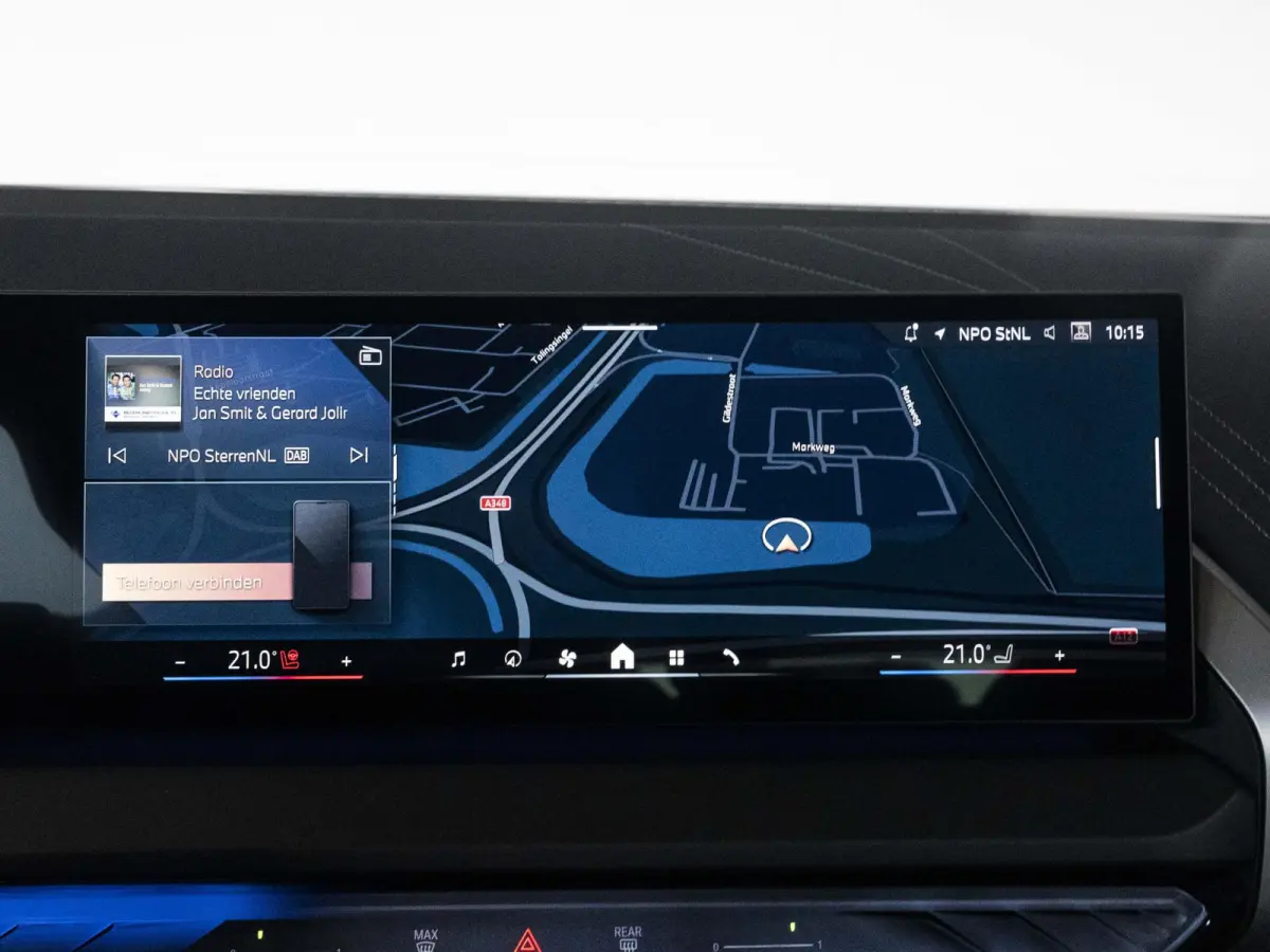 30e xDrive | M Sportpakket | Comfort Access | 19 inch | Driving Assistant Plus | Harman Kardon | Adaptieve LED Koplampen | Trekhaak