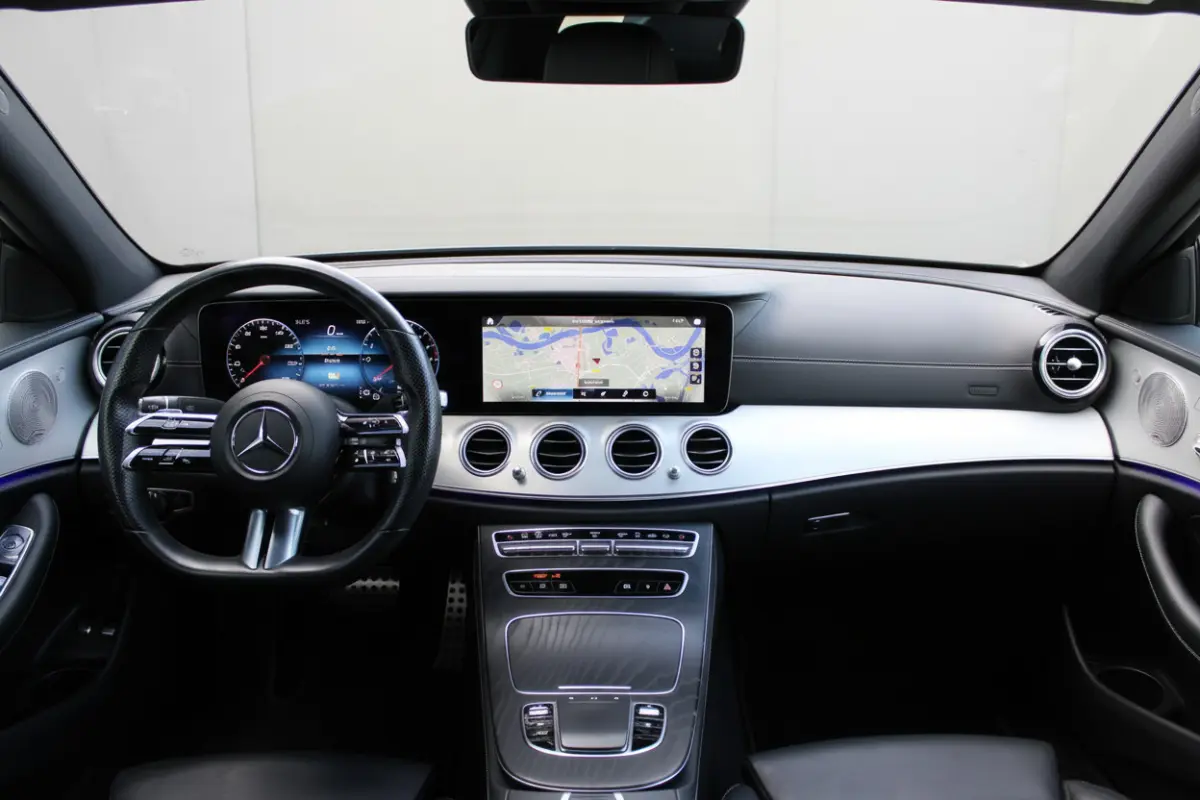 300e AMG Line NIGHT PAKKET LEDER DISTRONIC 360-CAMERA KEY-LESS GO