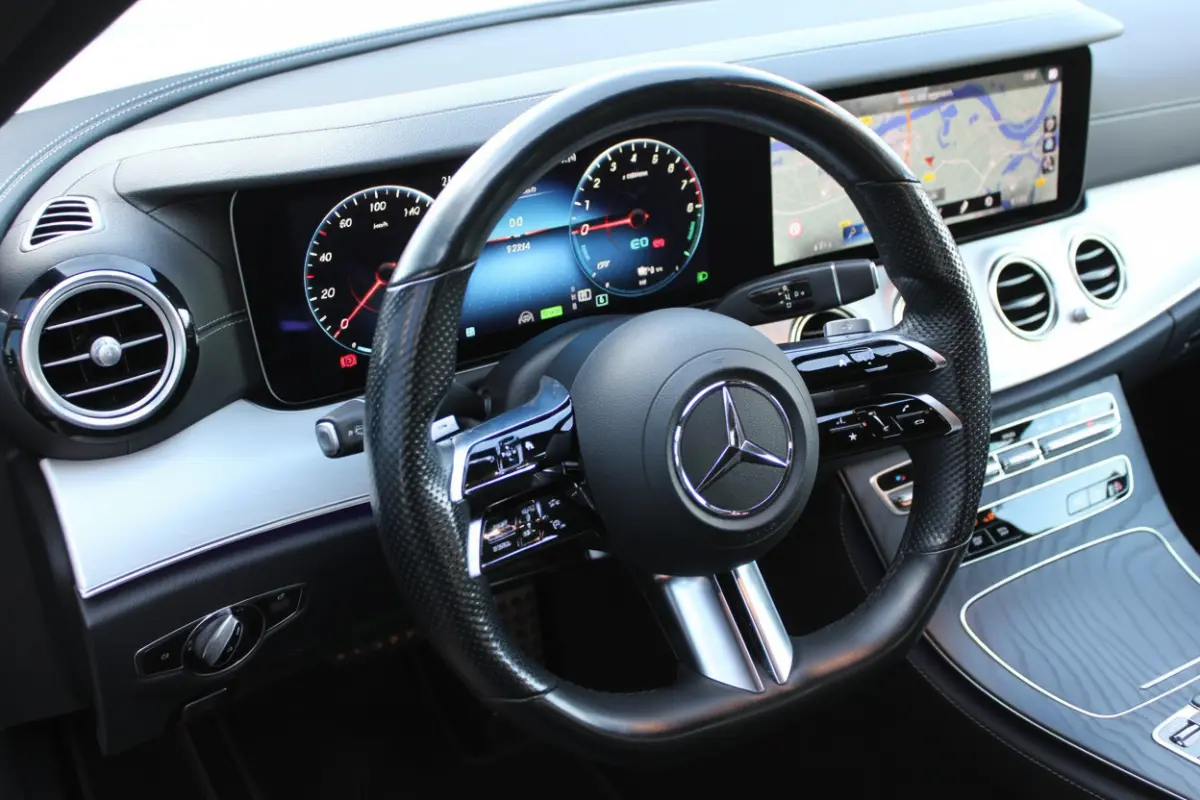 300e AMG Line NIGHT PAKKET LEDER DISTRONIC 360-CAMERA KEY-LESS GO