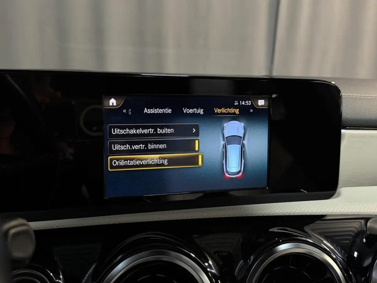 250 e Luxury Line 18"/Panoramadak/Leder/Stoel + stuurverwarming/Burmester/Elektrische klep/Keyless/PDC v+a/Apple Carplay & Android Auto