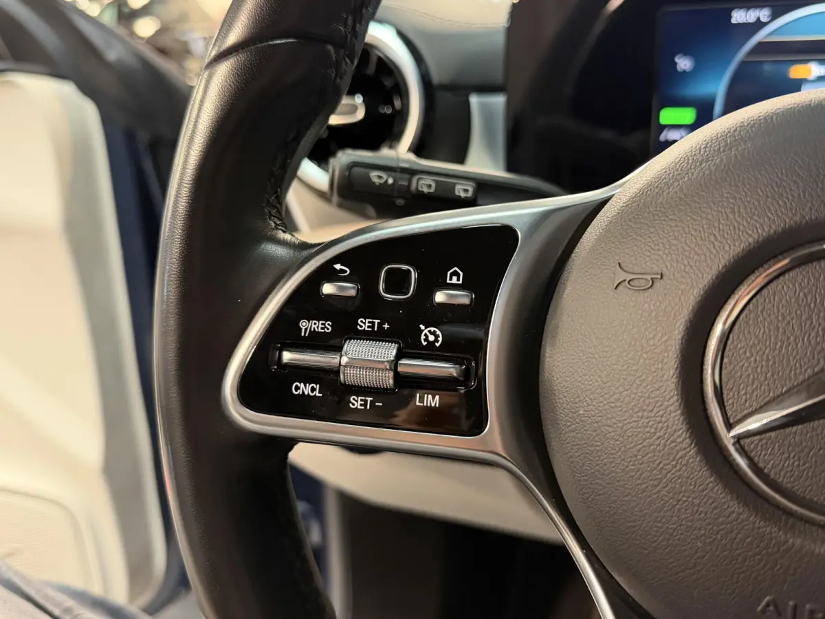 250 e Luxury Line 18"/Panoramadak/Leder/Stoel + stuurverwarming/Burmester/Elektrische klep/Keyless/PDC v+a/Apple Carplay & Android Auto