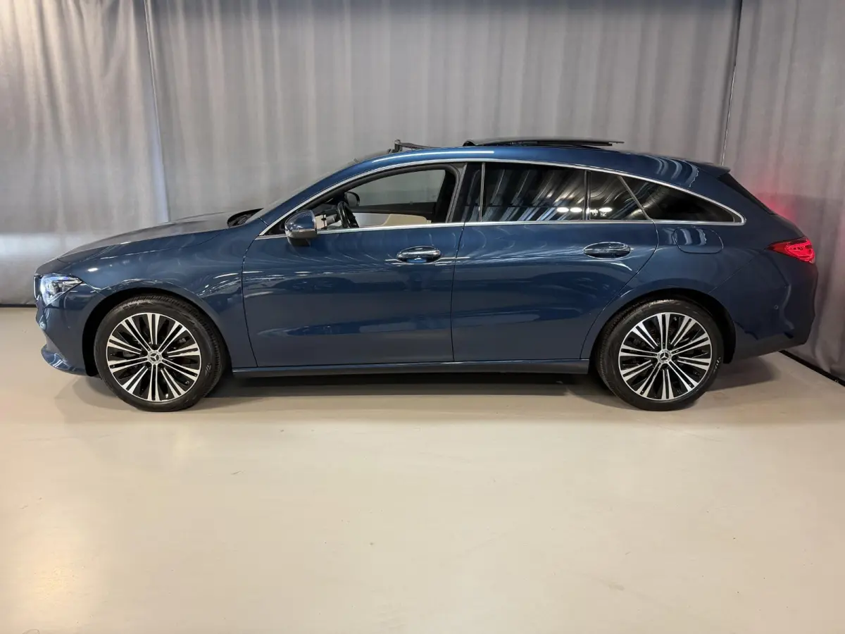 250 e Luxury Line 18"/Panoramadak/Leder/Stoel + stuurverwarming/Burmester/Elektrische klep/Keyless/PDC v+a/Apple Carplay & Android Auto