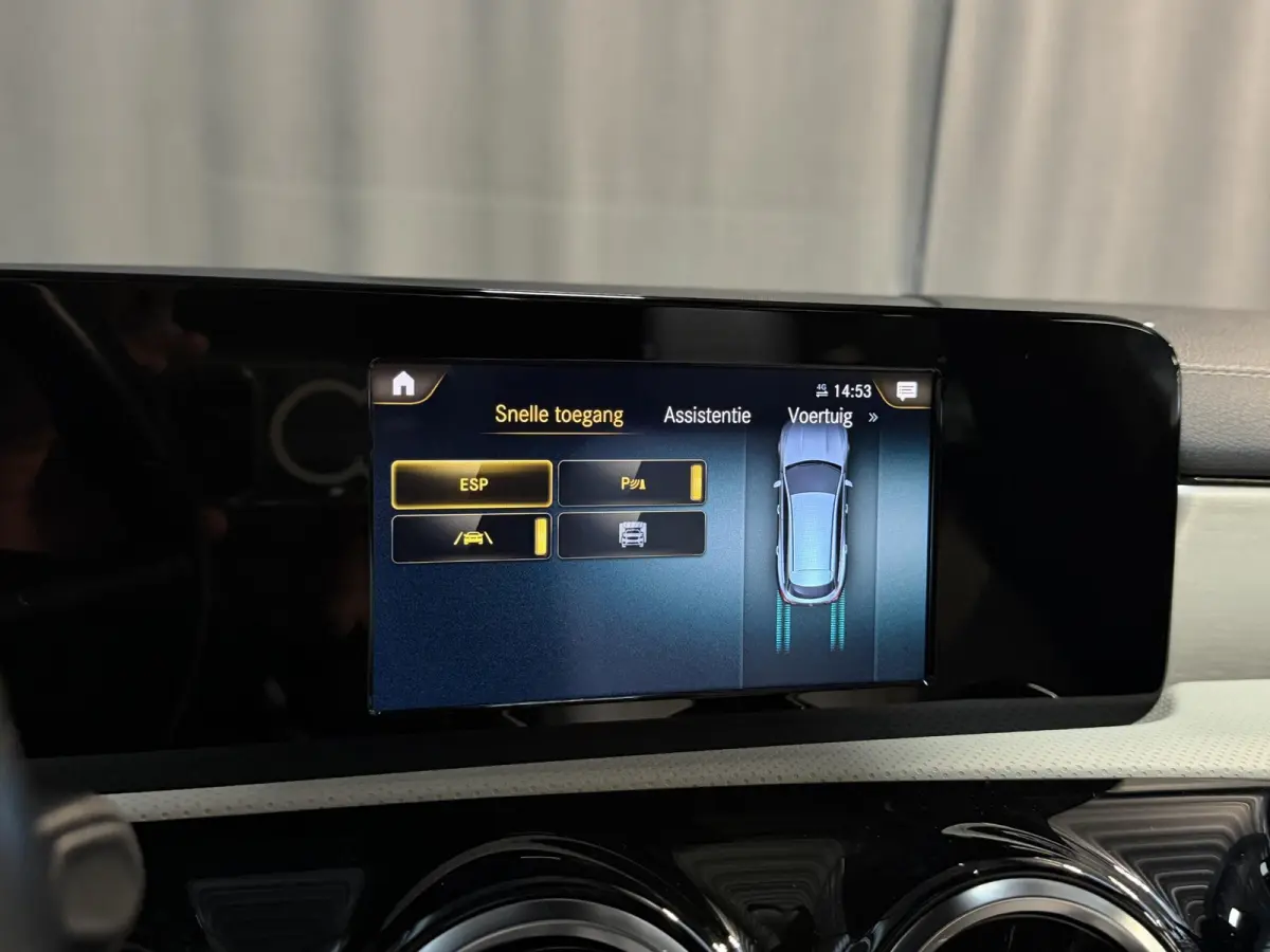 250 e Luxury Line 18"/Panoramadak/Leder/Stoel + stuurverwarming/Burmester/Elektrische klep/Keyless/PDC v+a/Apple Carplay & Android Auto