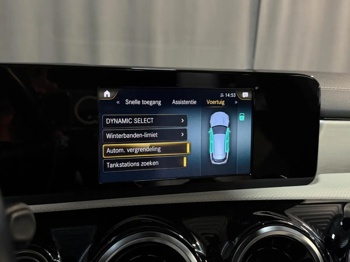 250 e Luxury Line 18"/Panoramadak/Leder/Stoel + stuurverwarming/Burmester/Elektrische klep/Keyless/PDC v+a/Apple Carplay & Android Auto