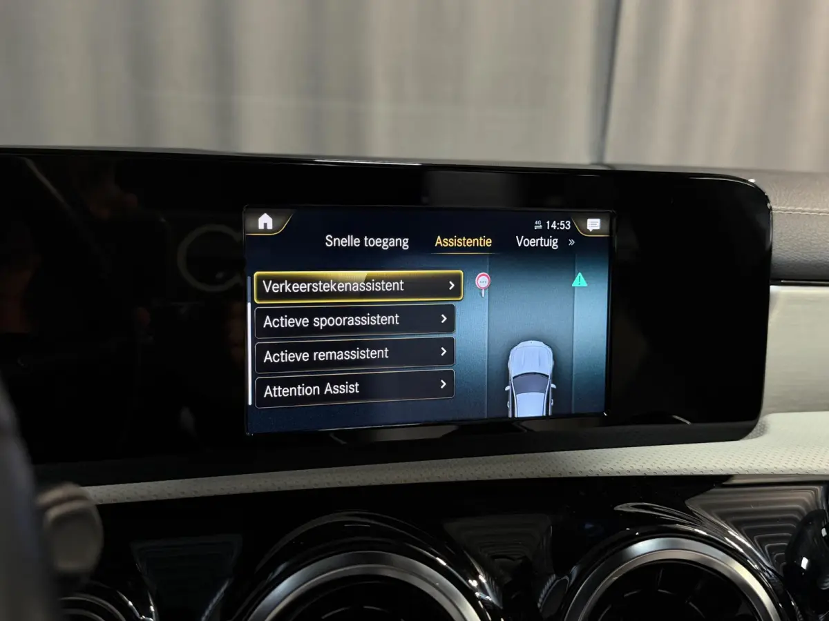 250 e Luxury Line 18"/Panoramadak/Leder/Stoel + stuurverwarming/Burmester/Elektrische klep/Keyless/PDC v+a/Apple Carplay & Android Auto