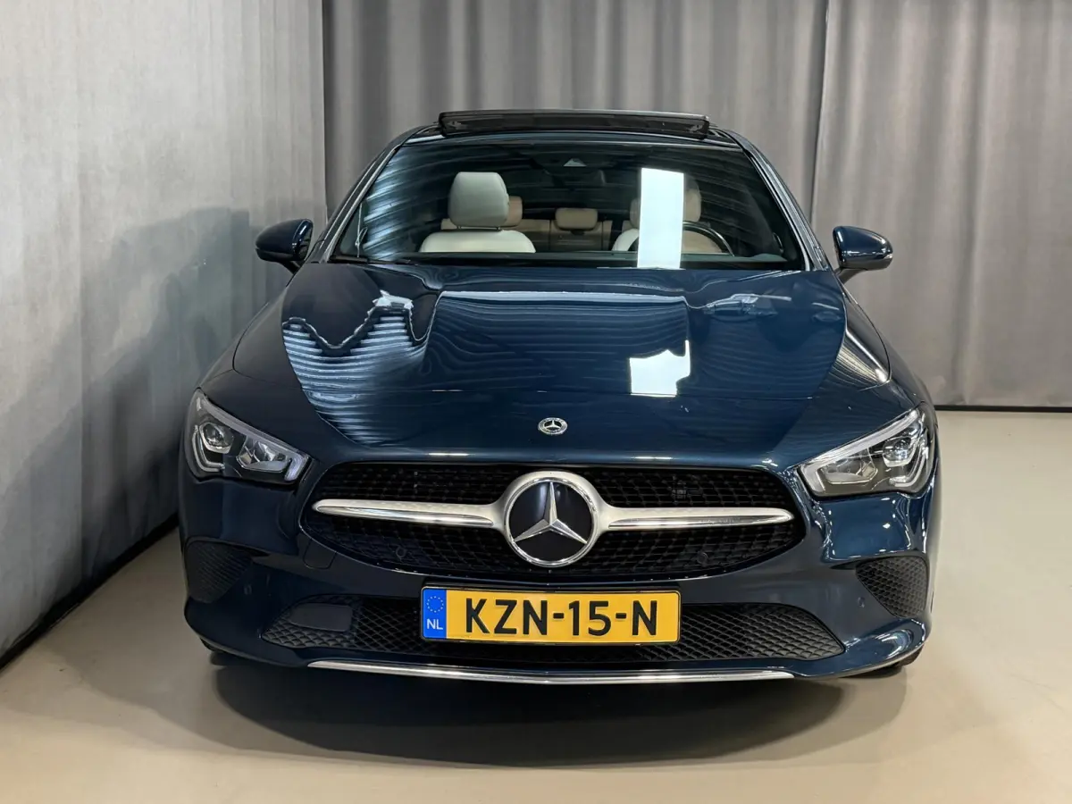 250 e Luxury Line 18"/Panoramadak/Leder/Stoel + stuurverwarming/Burmester/Elektrische klep/Keyless/PDC v+a/Apple Carplay & Android Auto