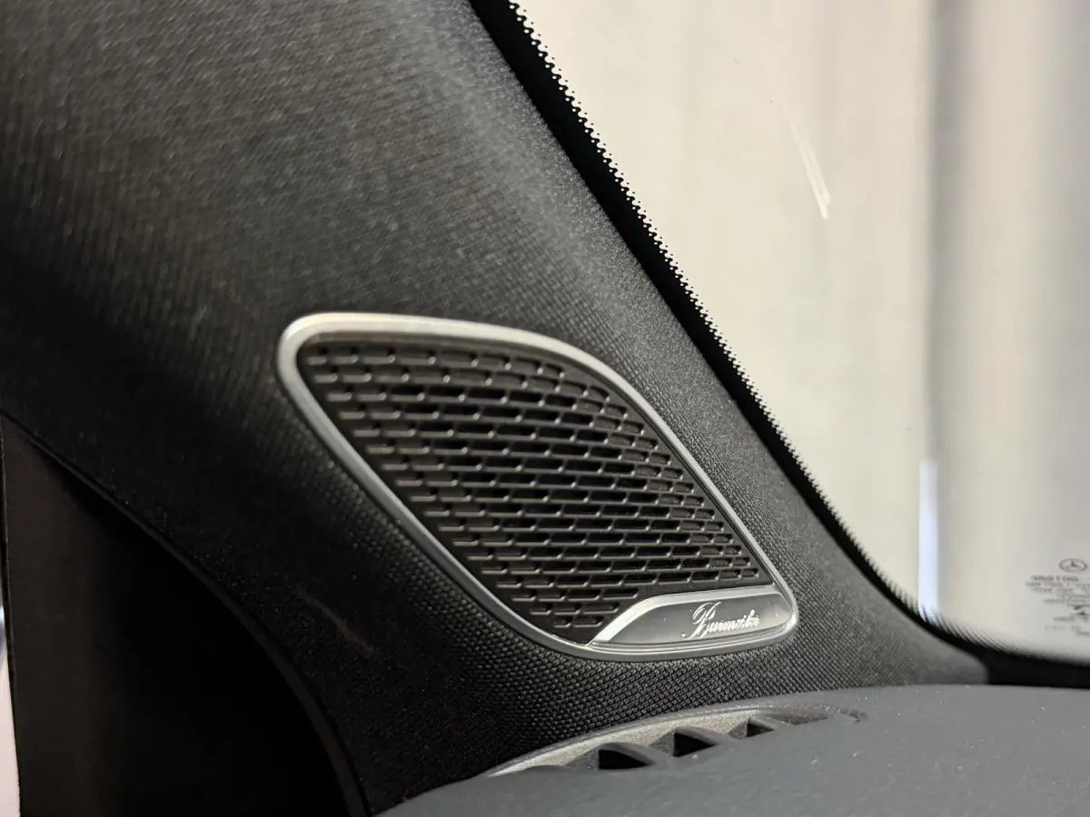 250 e Luxury Line 18"/Panoramadak/Leder/Stoel + stuurverwarming/Burmester/Elektrische klep/Keyless/PDC v+a/Apple Carplay & Android Auto