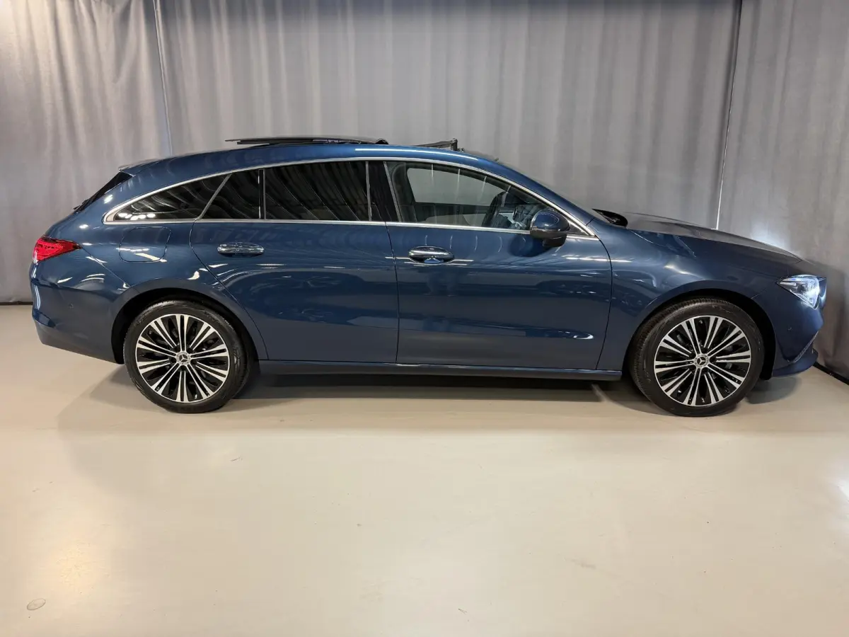 250 e Luxury Line 18"/Panoramadak/Leder/Stoel + stuurverwarming/Burmester/Elektrische klep/Keyless/PDC v+a/Apple Carplay & Android Auto