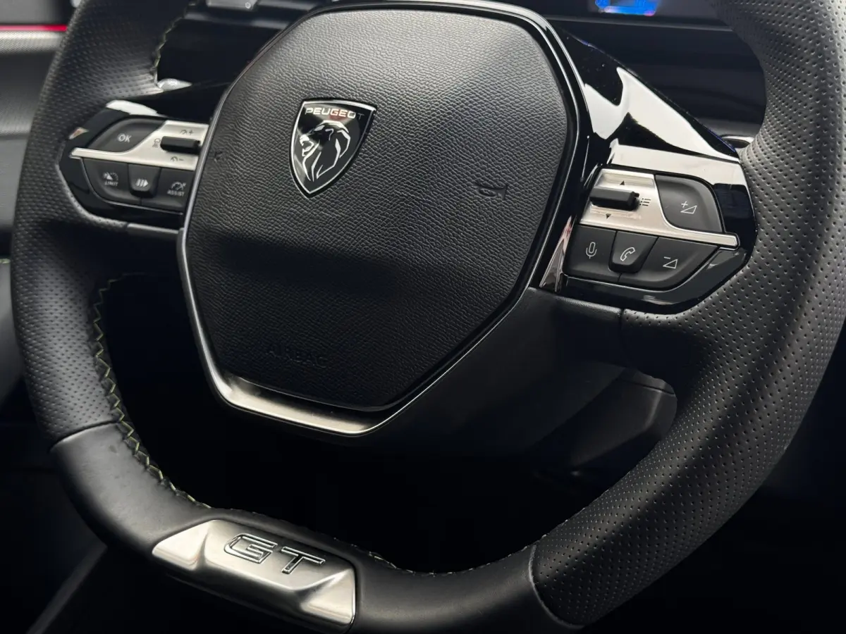 1.6 Plug-in Hybrid 180 GT | 100% SOH | Alcantara + Memory | Winter Pack | Camera | Adaptive Cruise