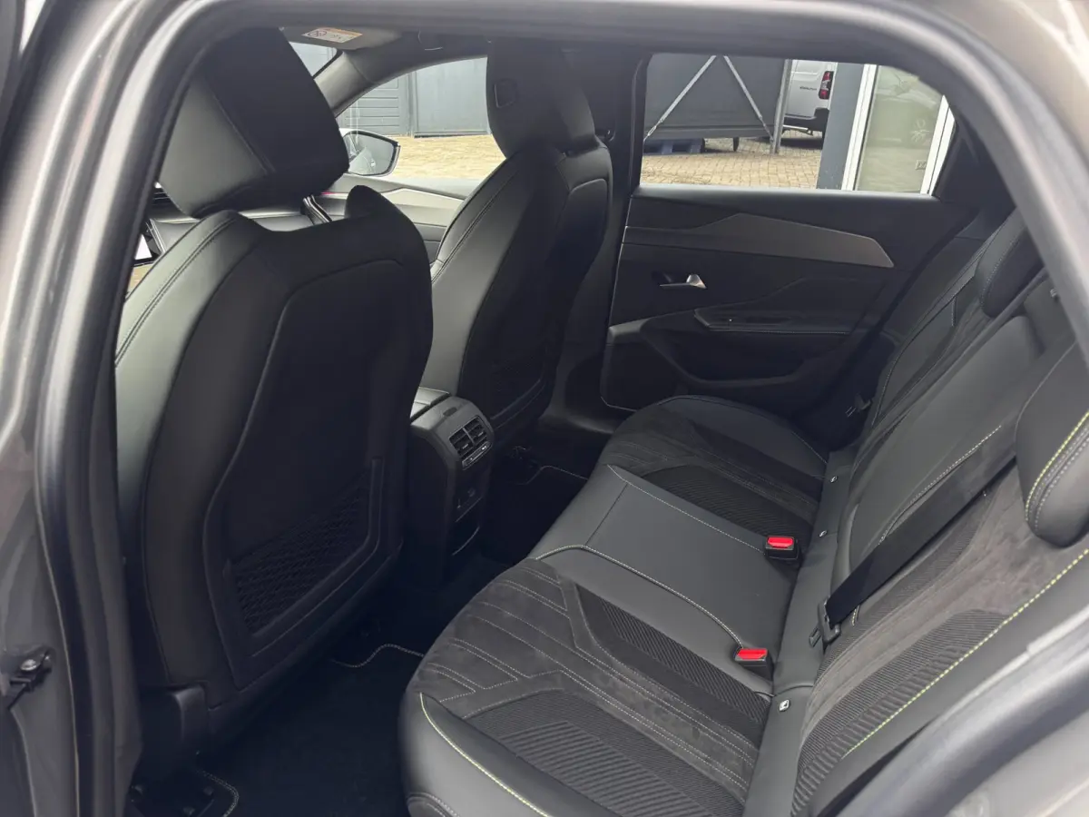 1.6 Plug-in Hybrid 180 GT | 100% SOH | Alcantara + Memory | Winter Pack | Camera | Adaptive Cruise