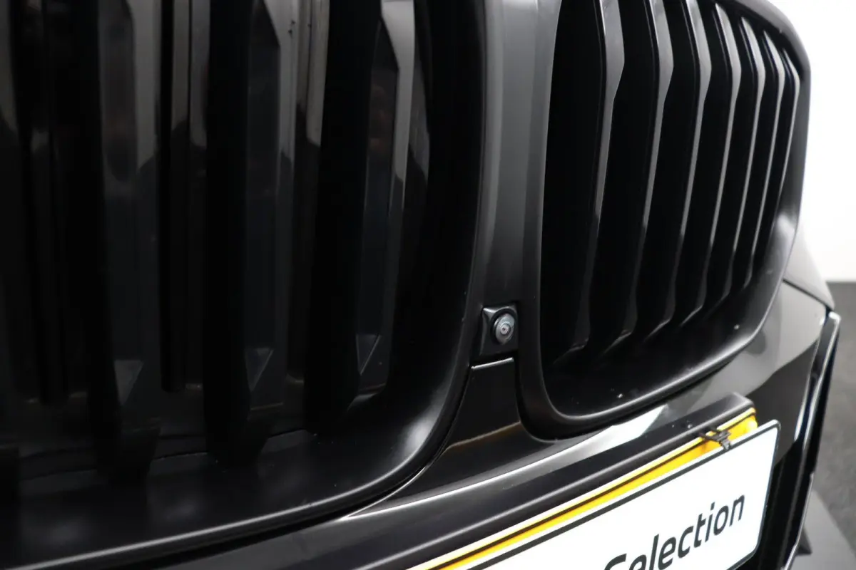 xDrive50e | M-Sport Pro | Trekhaak | M-Sportstoelen Professional | Harman/Kardon | 22inch | Alcantara dak