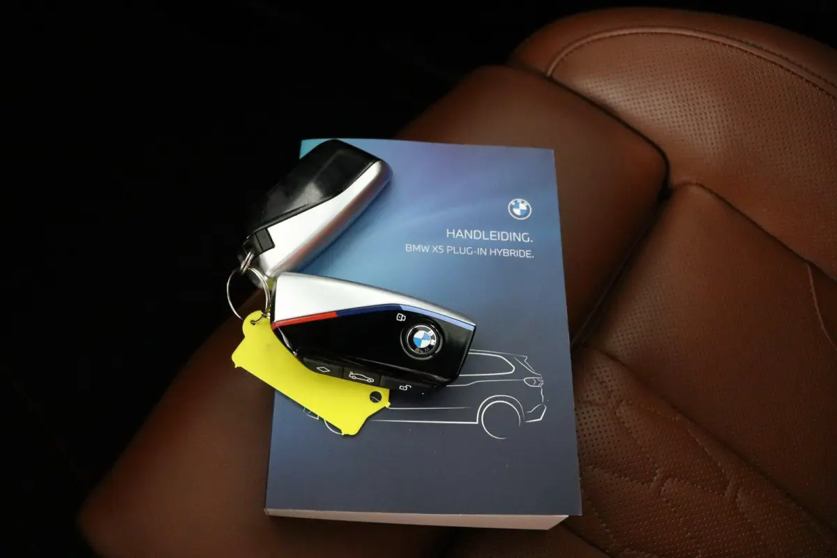 xDrive50e | M-Sport Pro | Trekhaak | M-Sportstoelen Professional | Harman/Kardon | 22inch | Alcantara dak