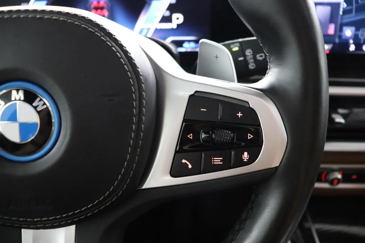 xDrive50e | M-Sport Pro | Trekhaak | M-Sportstoelen Professional | Harman/Kardon | 22inch | Alcantara dak