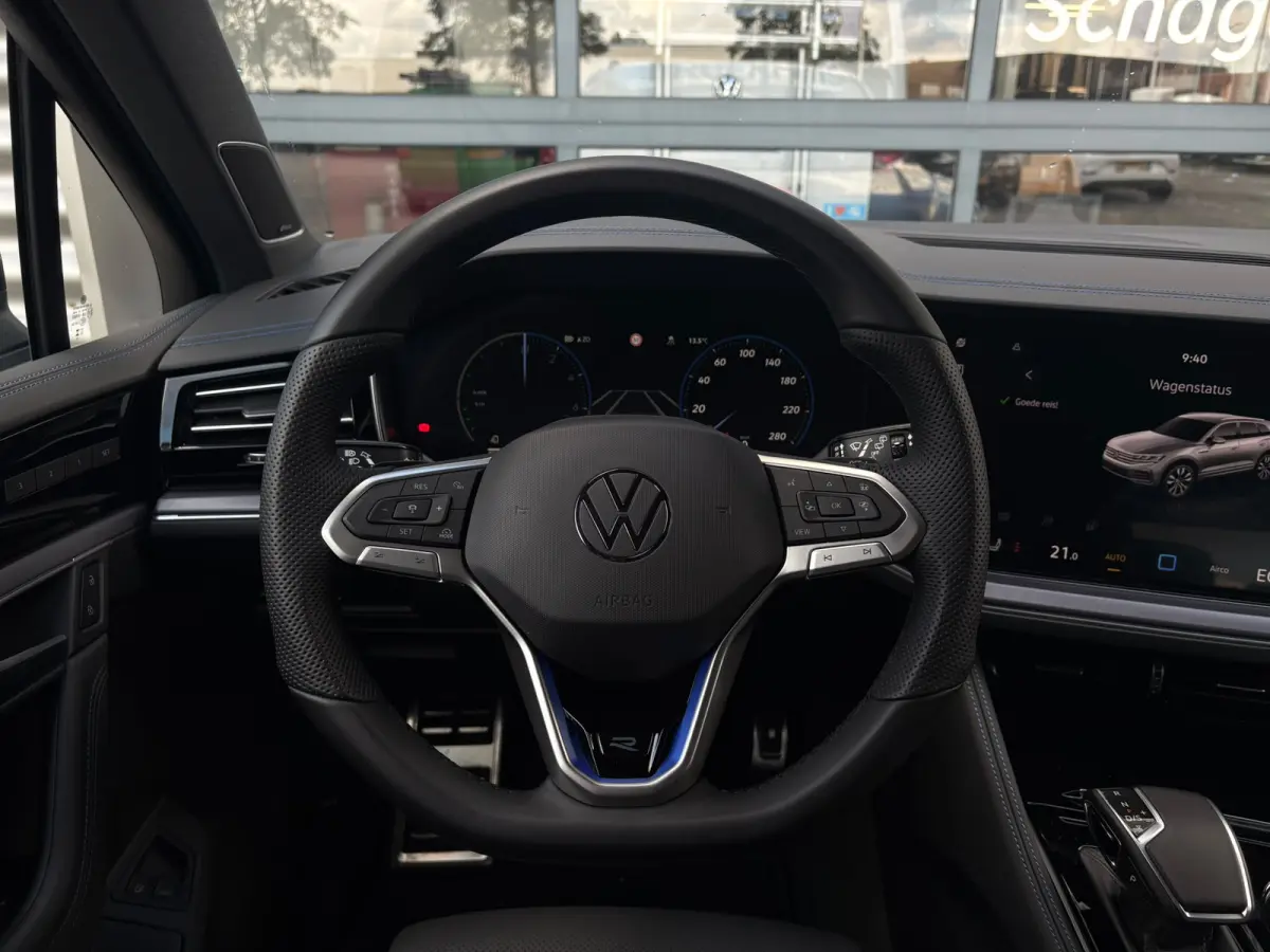 3.0 TSi eHybrid 4MOTION 462 pk R-line | Trekhaak elek. uitklapbaar | 21 inch LM-Velgen | Achteruitrijcamera |