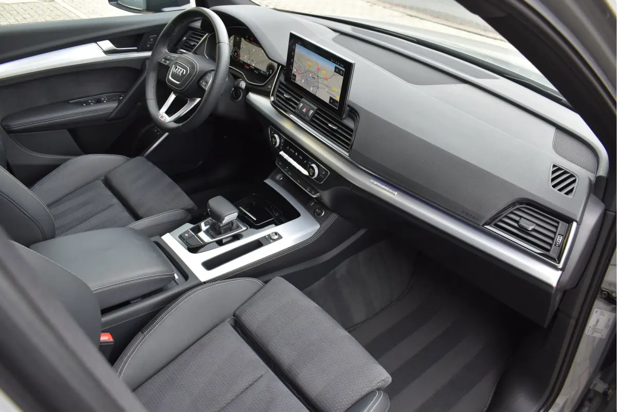 55 TFSI e S-Line 367 Pk Quantum Grey Exclusive Pano Luchtvering ACC Sfeer 20 Inch