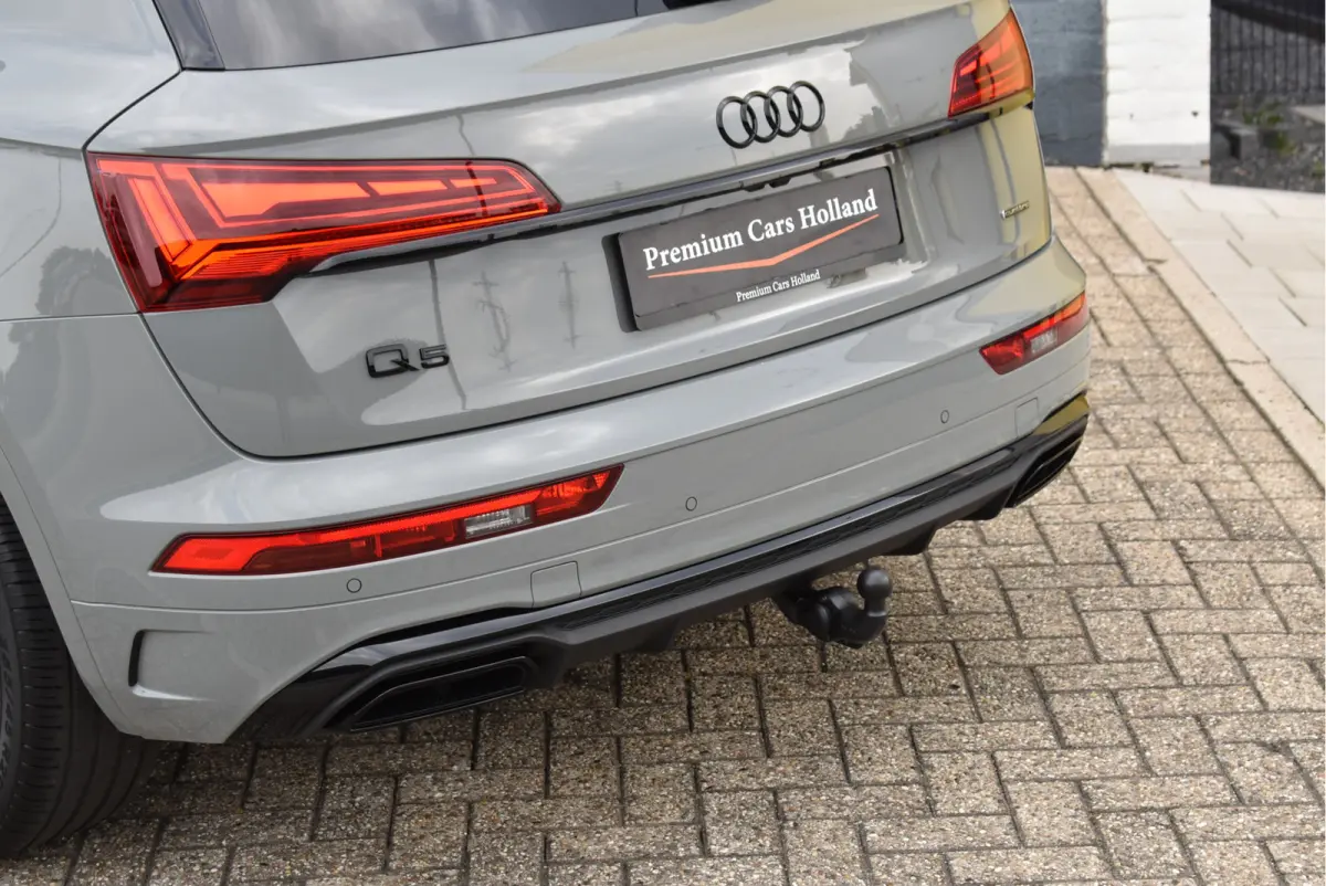 55 TFSI e S-Line 367 Pk Quantum Grey Exclusive Pano Luchtvering ACC Sfeer 20 Inch