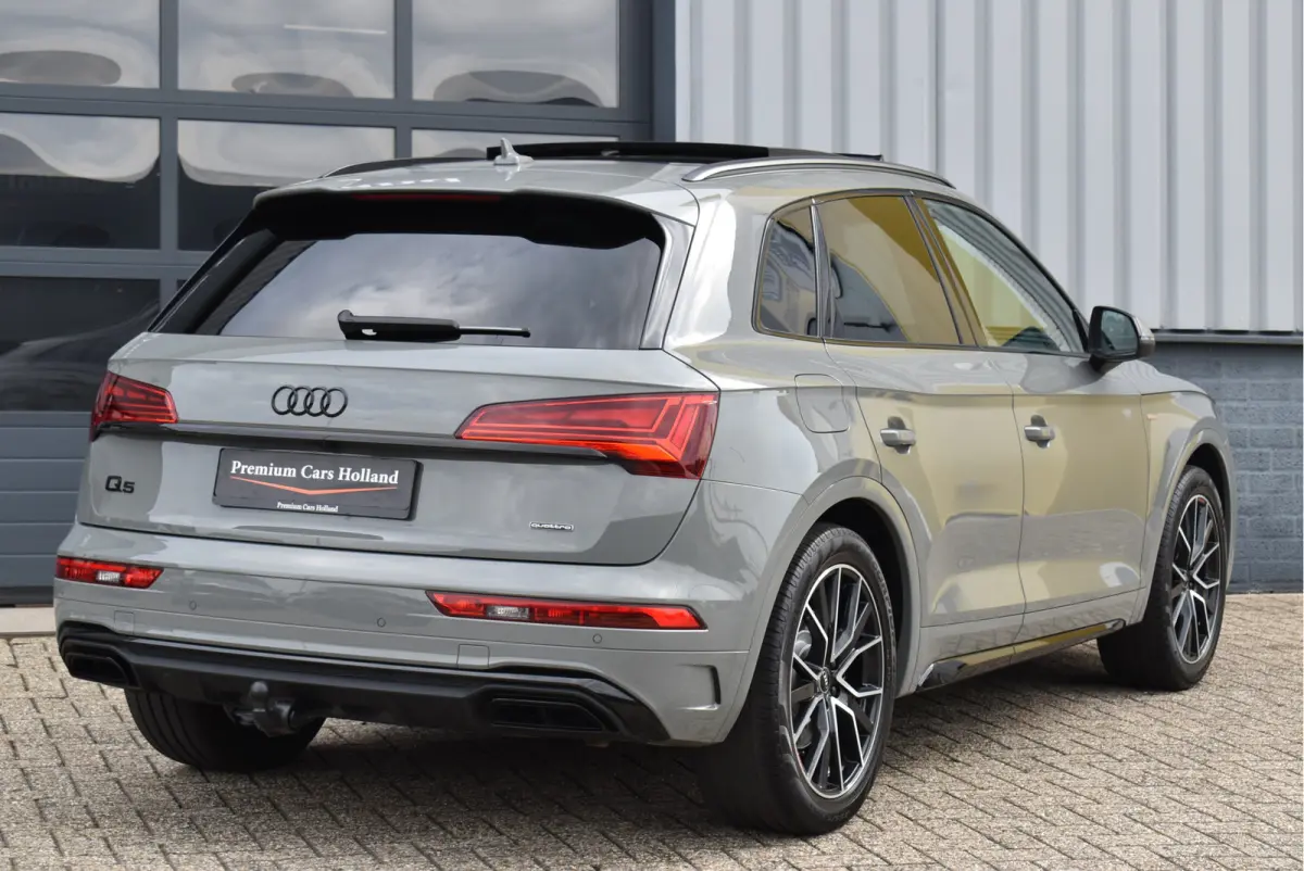 55 TFSI e S-Line 367 Pk Quantum Grey Exclusive Pano Luchtvering ACC Sfeer 20 Inch