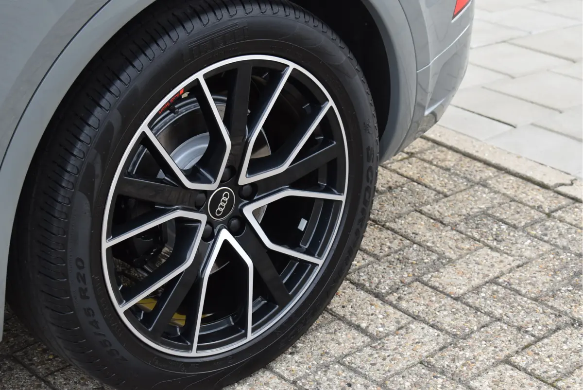 55 TFSI e S-Line 367 Pk Quantum Grey Exclusive Pano Luchtvering ACC Sfeer 20 Inch