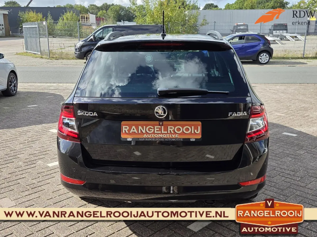 1.0 TSI Clever, clima, cruise, navi, 15" lmv