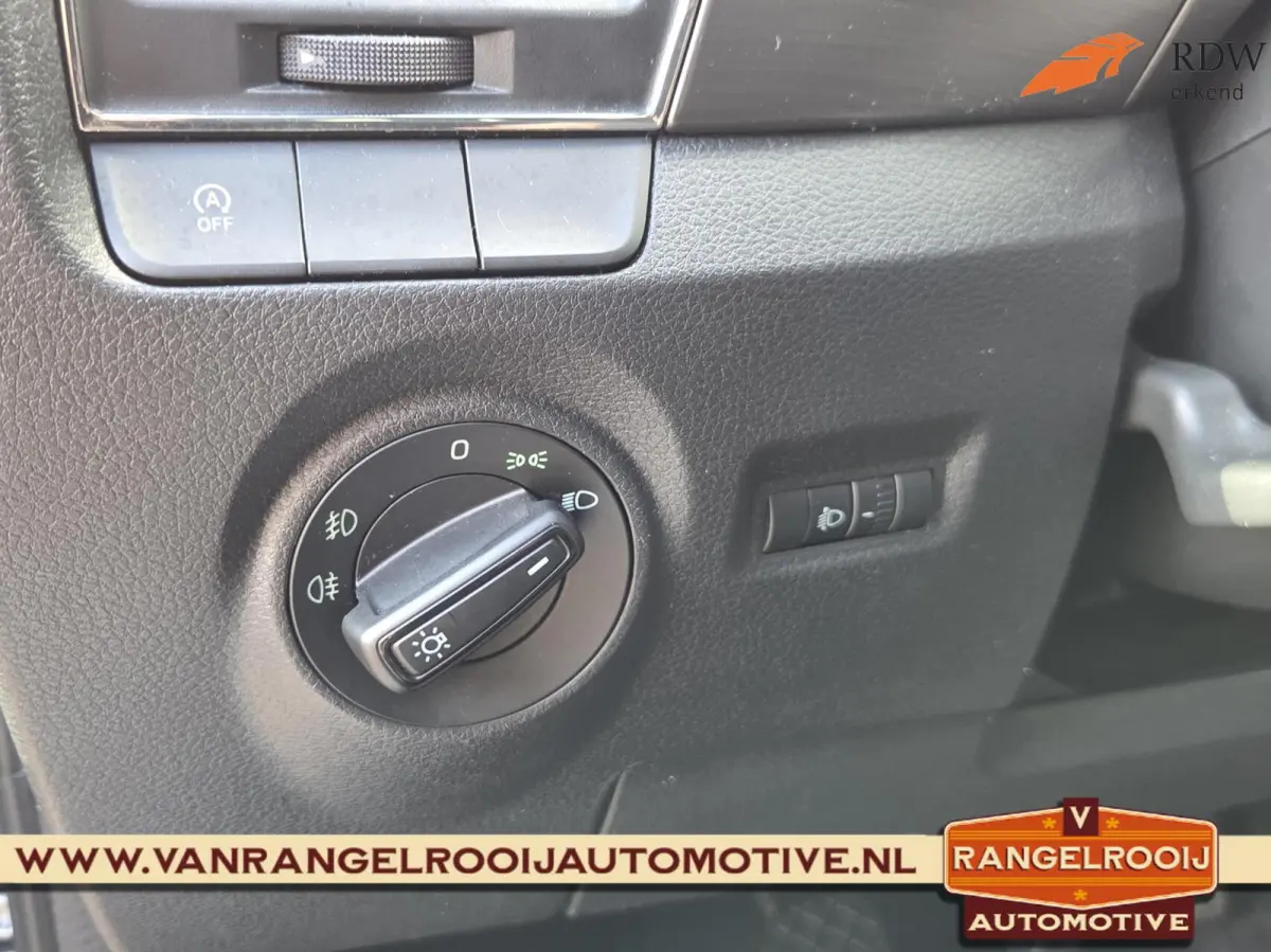 1.0 TSI Clever, clima, cruise, navi, 15" lmv