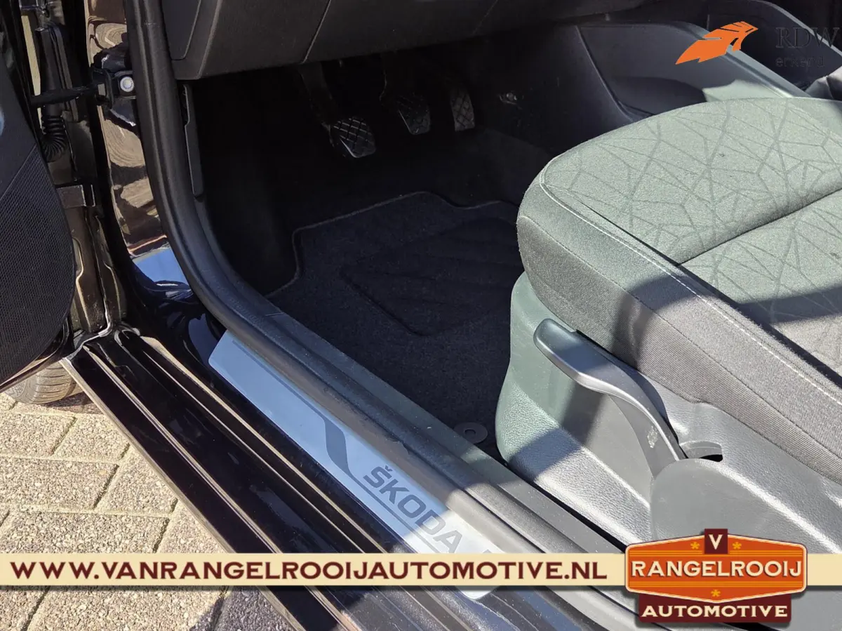 1.0 TSI Clever, clima, cruise, navi, 15" lmv