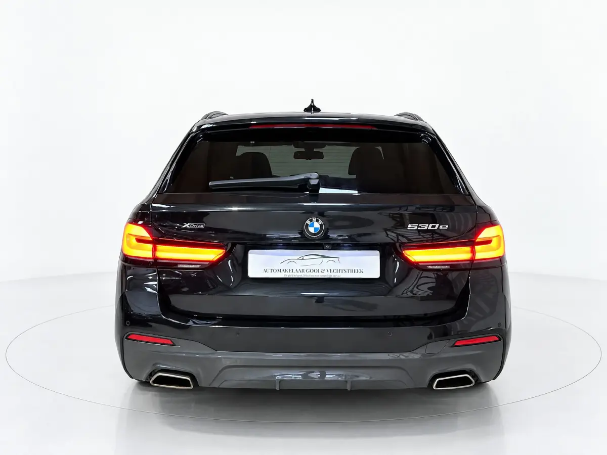 530e xDrive M-Sport - Pano - Laser - Trekhaak - 360