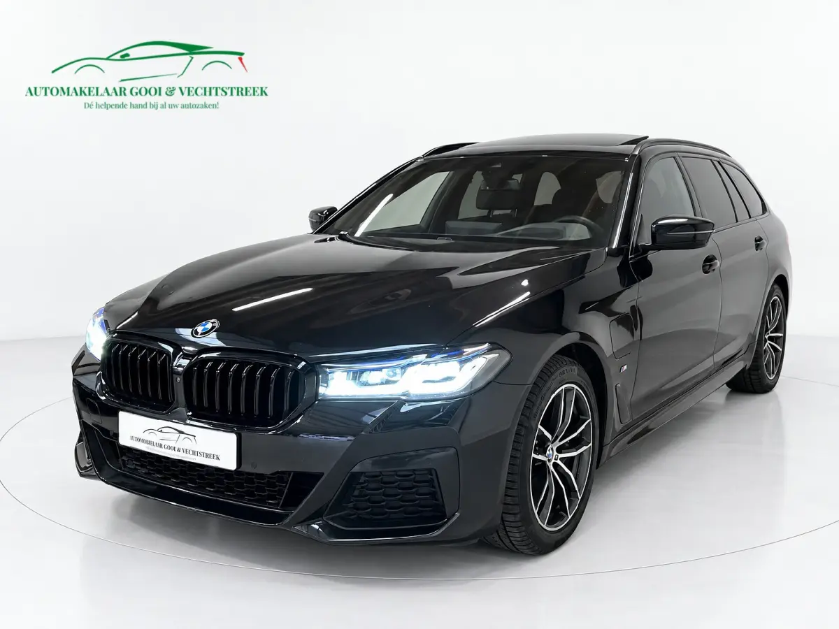 530e xDrive M-Sport - Pano - Laser - Trekhaak - 360